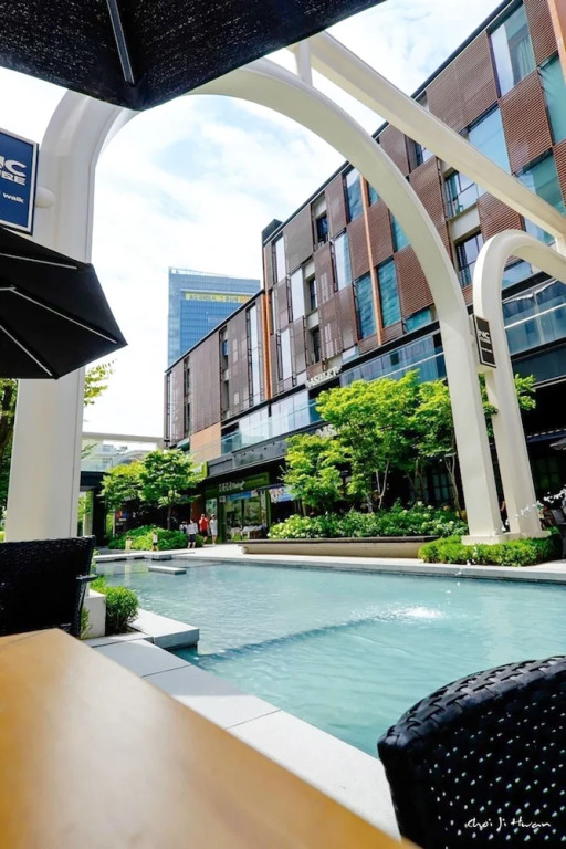 The november stay in Canal walk