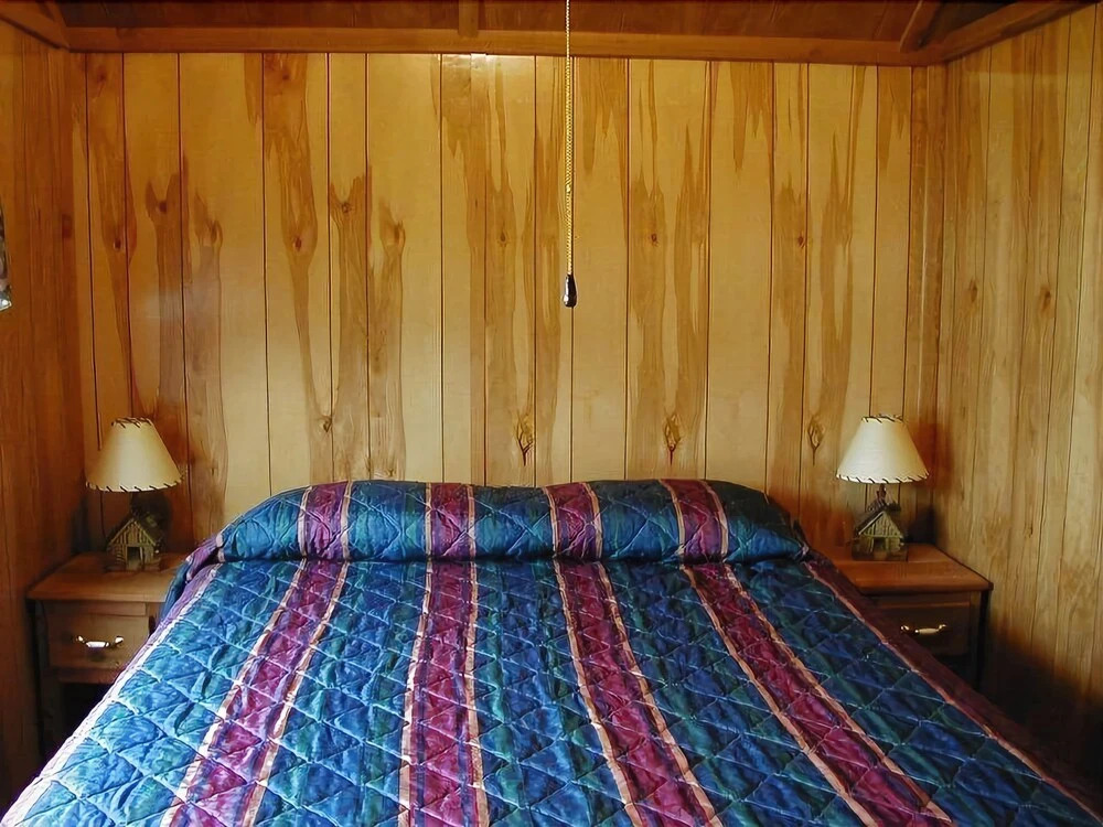 Edgewater Motel