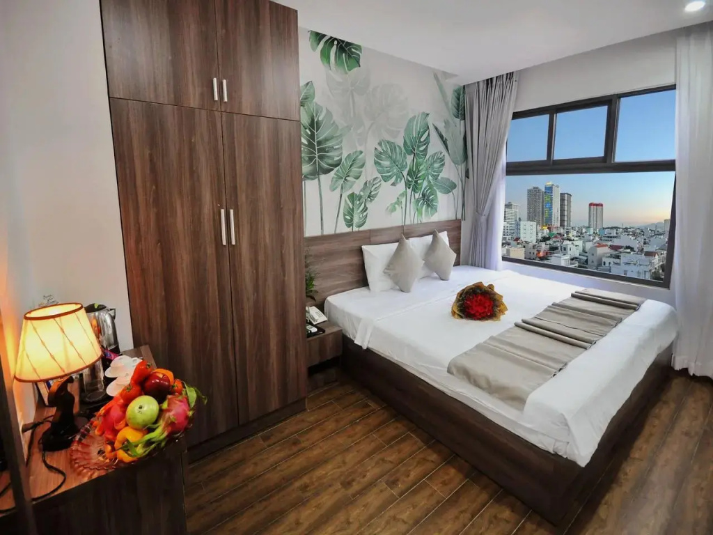 Mega Light Hotel