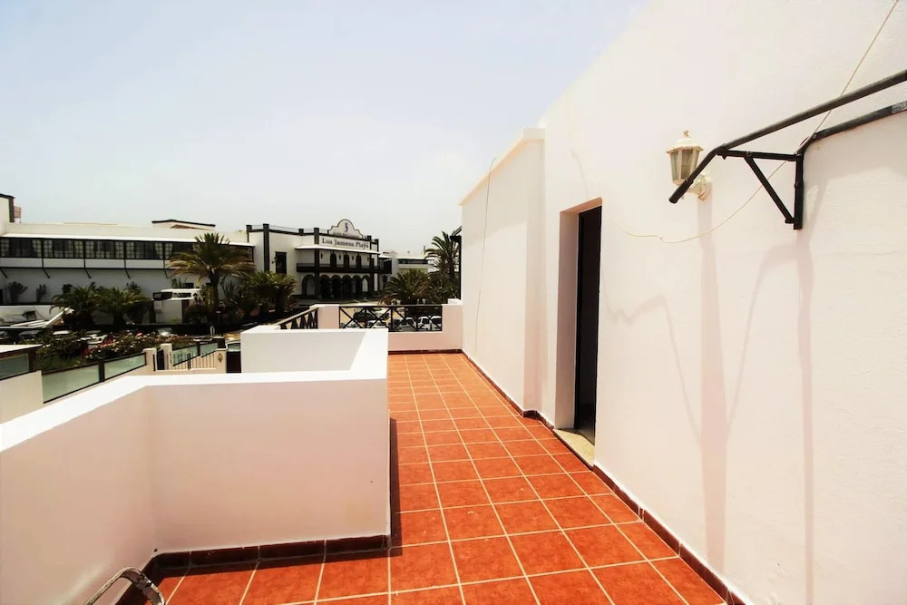 House with 3 Bedrooms in Tías, with Terrace And Wifi