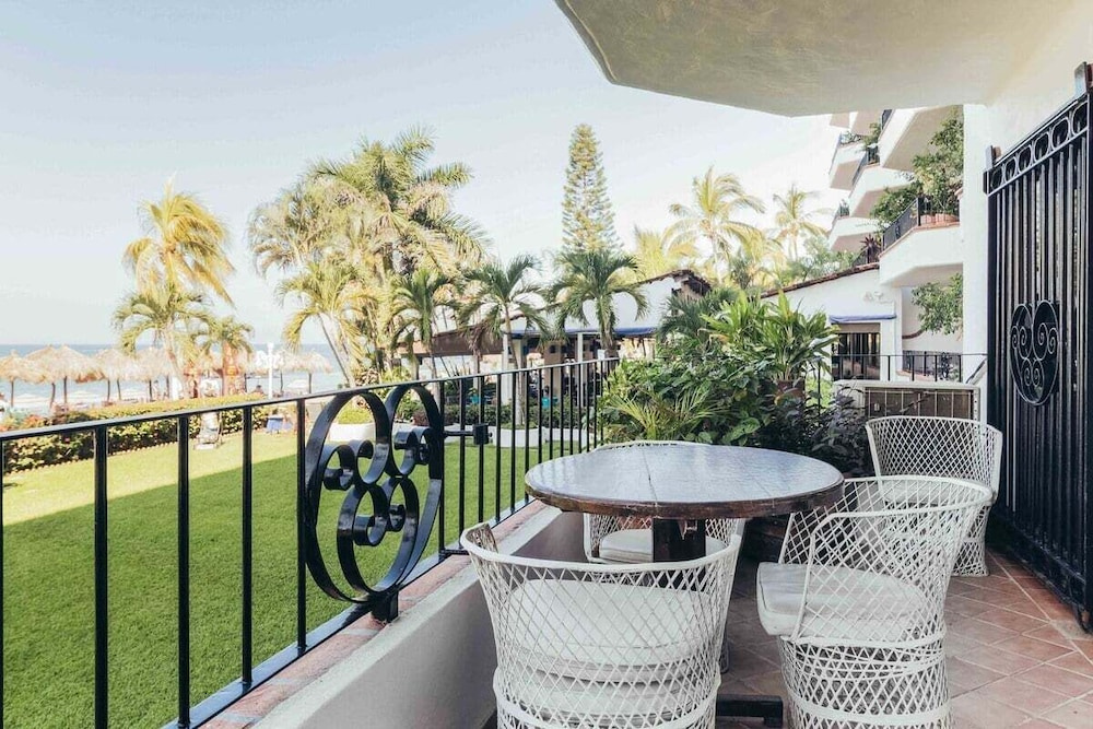 Ocean View 2Br Condo-balcony-beach-pool VDS 111