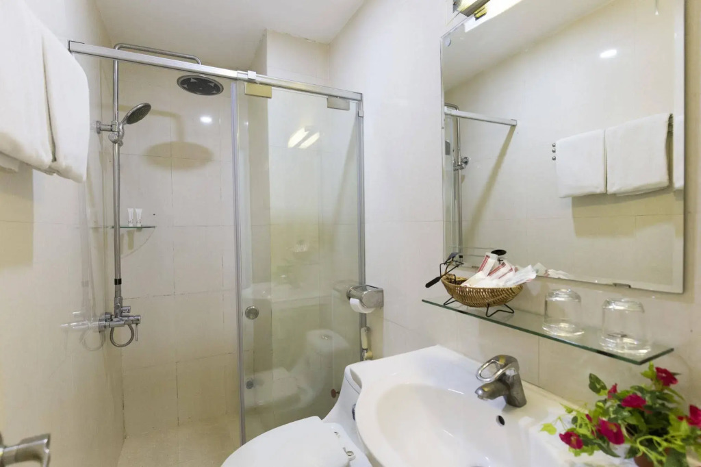 Rosa Hotel - Bùi Viện walking street