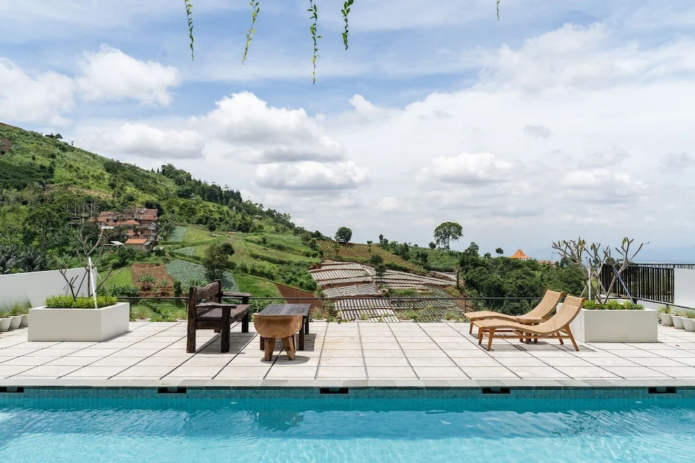 JadenHill CityView 8BR Villa Heated Pool+Movieroom