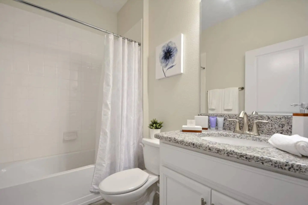Spacious home with a great private pool near Disney