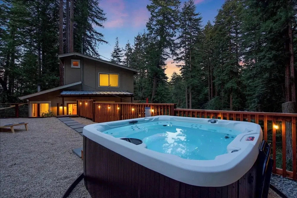 Redwood Oasis - Luxe Santa Cruz Cabin w/ Hot Tub