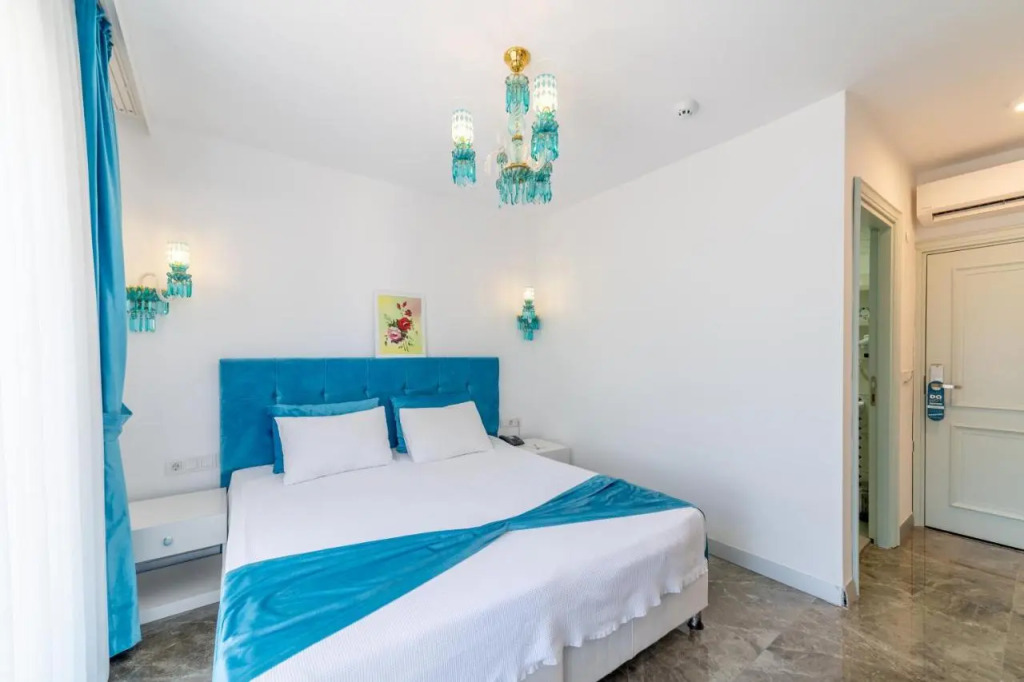 DAM HOTEL LARA