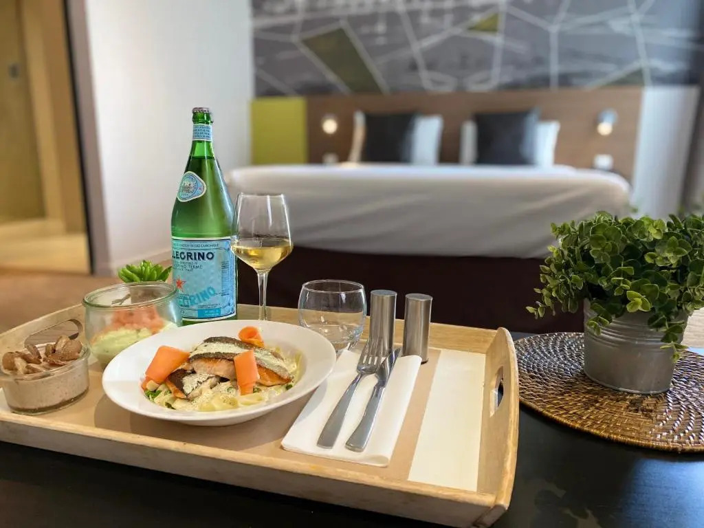 Brit Hotel Toulouse Colomiers - L’Esplanade
