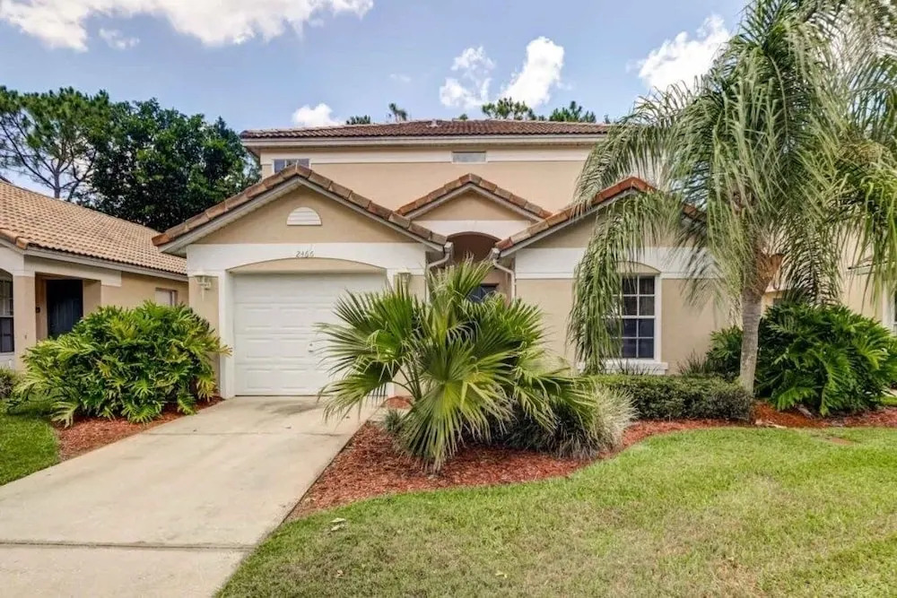 Southern Palms Pool 3 Bedroom Home by RedAwning