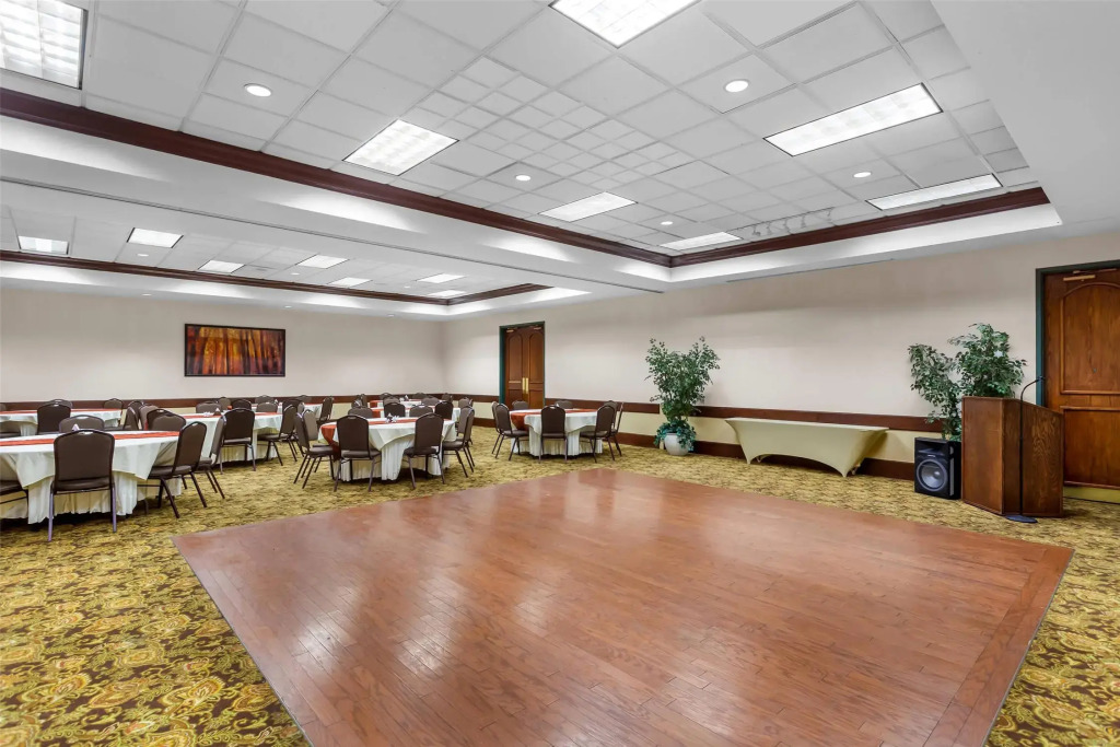Country Inn & Suites by Radisson, Beckley, WV