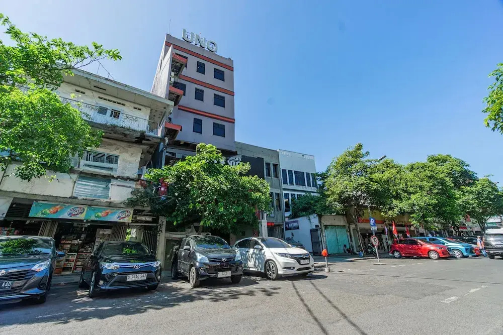 Hotel O Genteng Near Genteng Market Formerly Uno Hotel