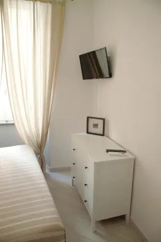 MB Sisters Glam Rooms