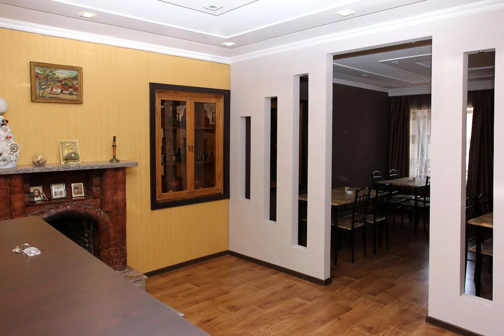 7 Rooms