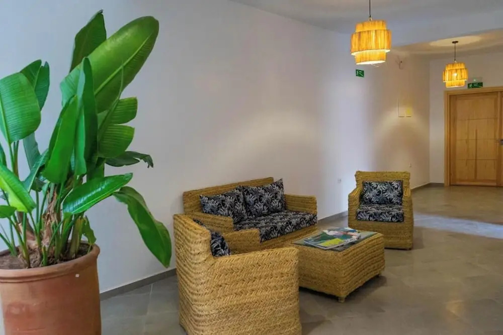 Dar Makai Surf Hotel