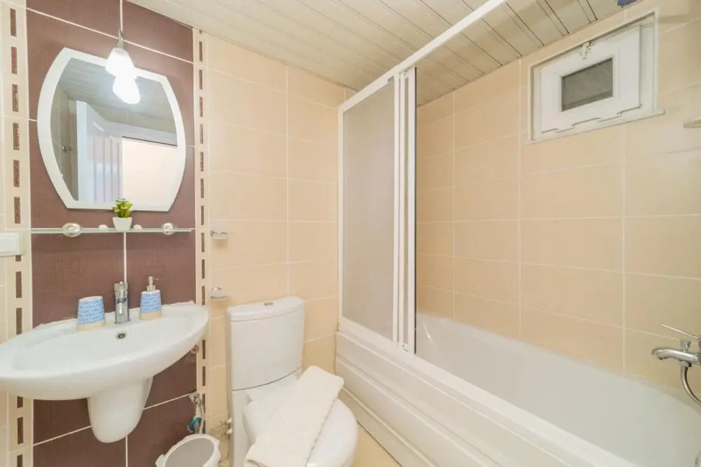 Riverside Flat Close to Beach