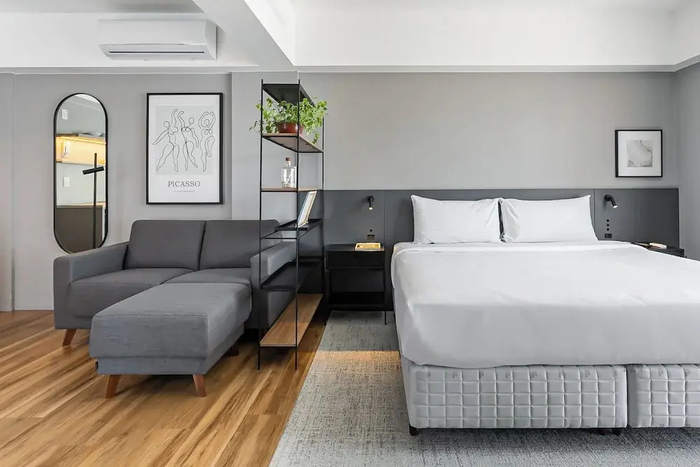 Studios Rio Branco by Viva - Prédio moderno, aptos com cama king-size no centro de Floripa