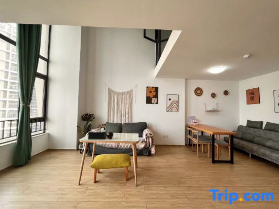 Huanzhu·Xiaoban Seaview Apartment (Haikouwan Poly Branch)