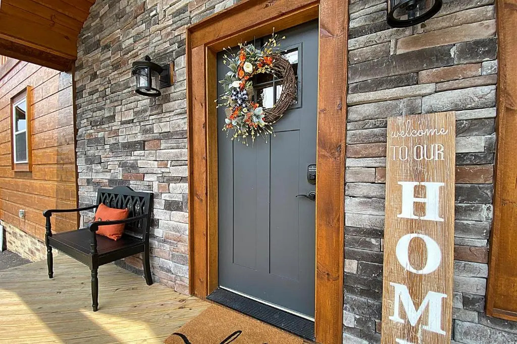 Luxury Brand New Cabin 5b 5.5ba with Arcade, Theater