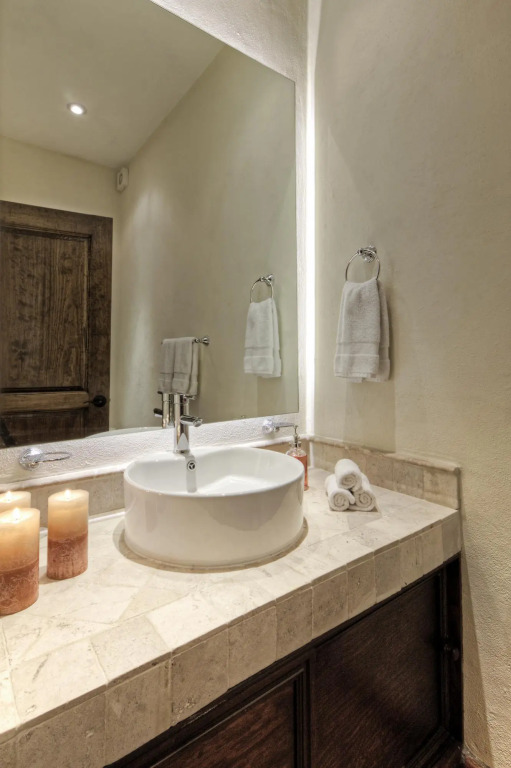 Villa Clara Luna 3 bedroom 3.5 bath Near Centro