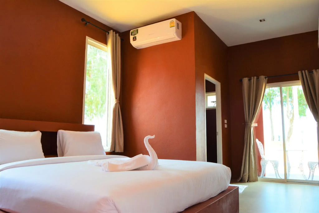 World Cat Beach & Resort เวิลด์แคท บีช แอนด์ รีสอร์ท