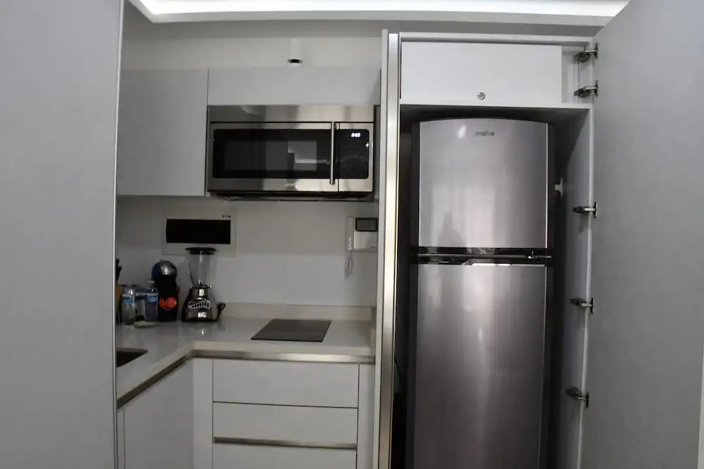 Luxury Apartment on 5th Av -One Paralia