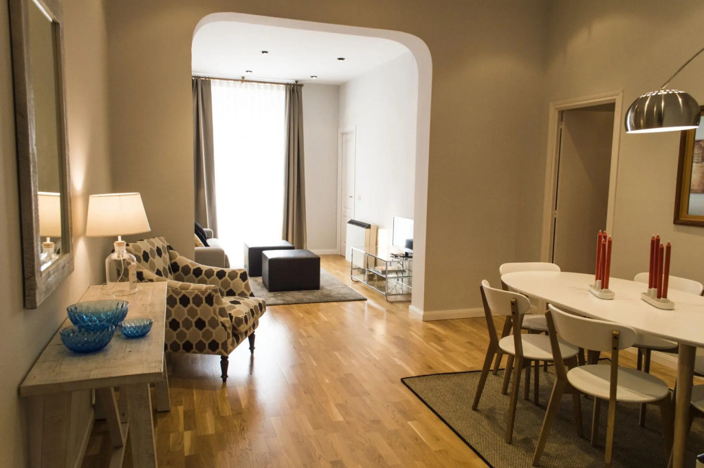 M (LM7) Downtown Madrid centro Cibeles