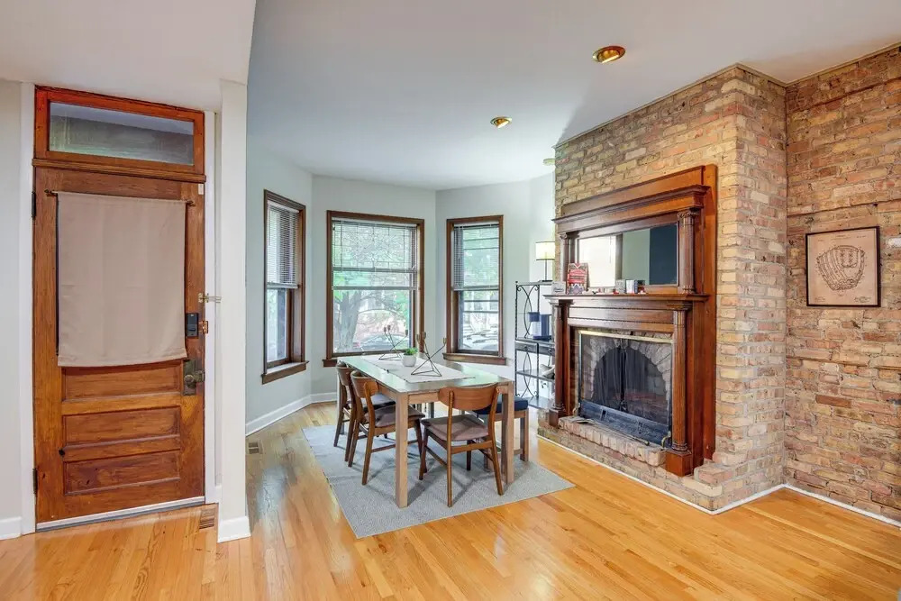Pet-friendly W/pool Table: Walk to Wrigley Field