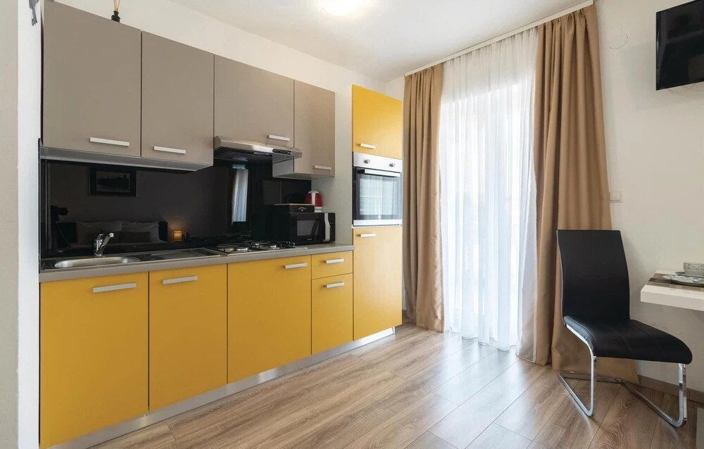 Nice Home in Zadar With Wifi and 8 Bedrooms