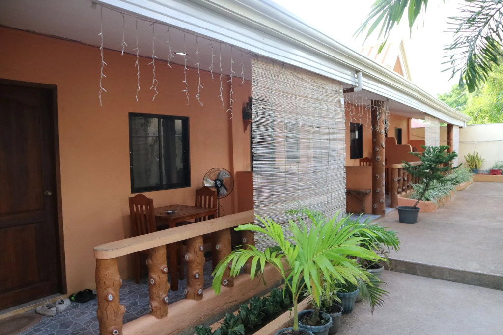 Golden Sam Resort