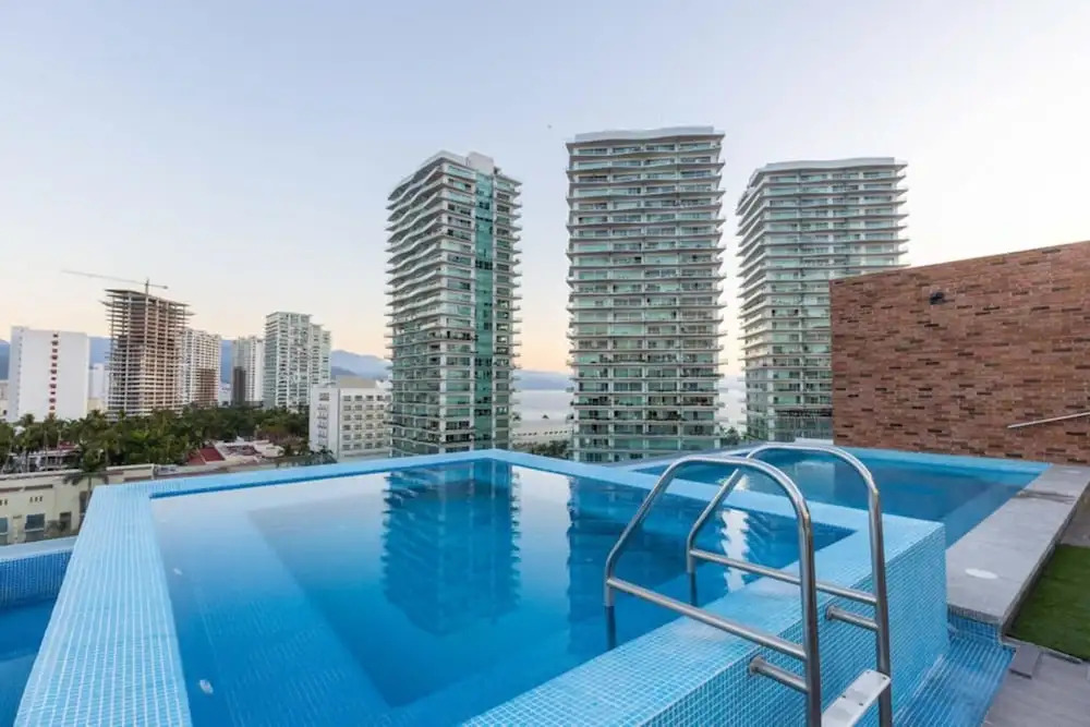 3 Adults or 2 Adults 2 Kids 1 Block From Ocean A Location