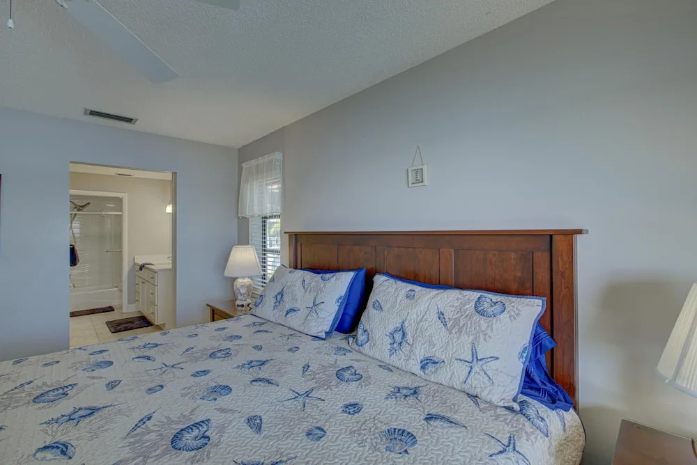 Anna Maria Island Beach Palms 8B