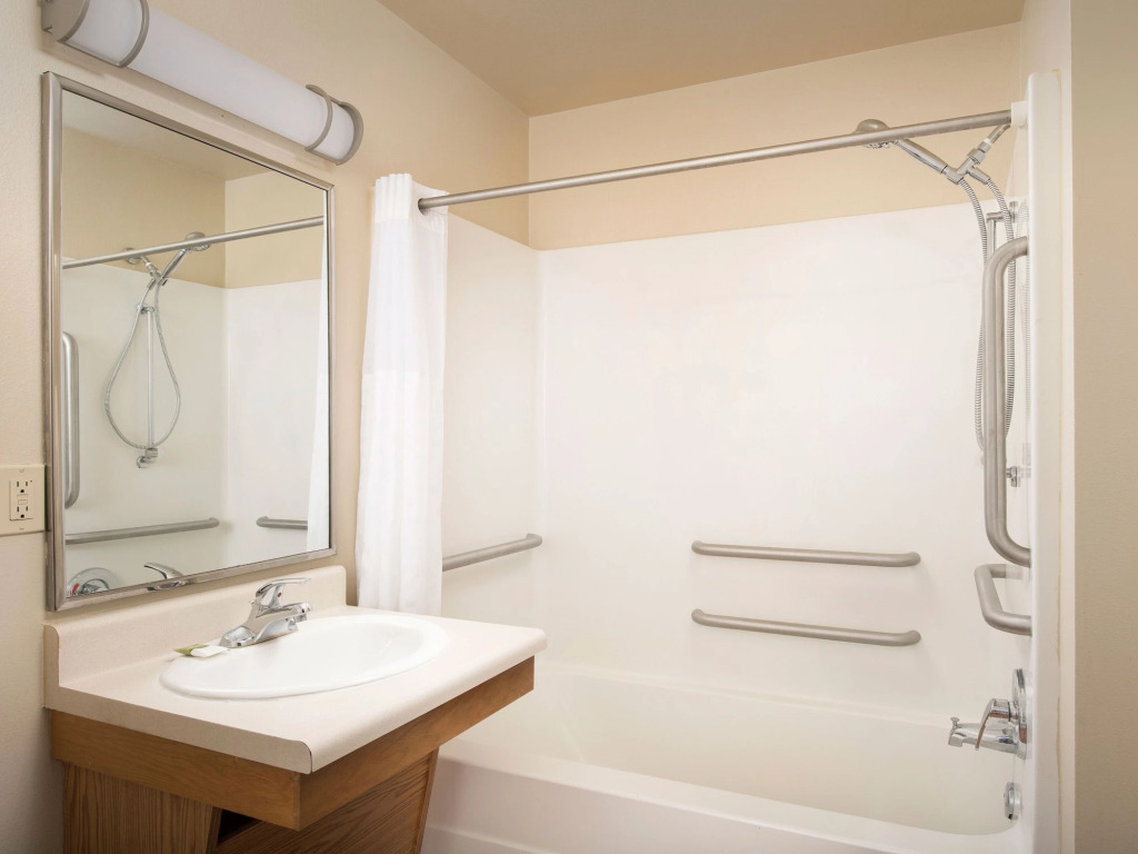 WoodSpring Suites Chicago Romeoville