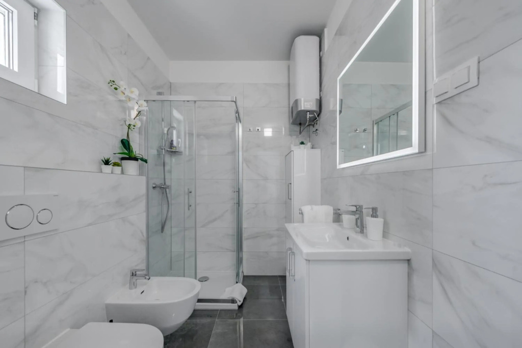 Spacious Modern Apartment Miljak - 1min to the beach