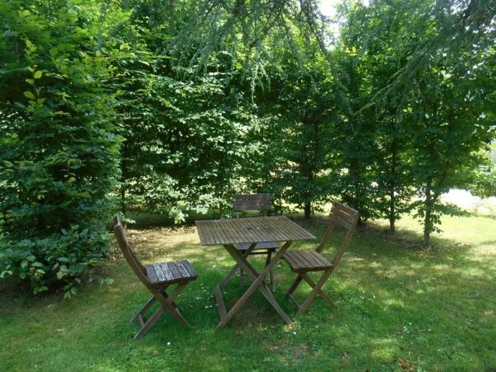 Évasion Romantique: Charmant Gîte 2 Pers., Parc Boisé, Activités & Confort Tout Inclus - FR-1-381-455
