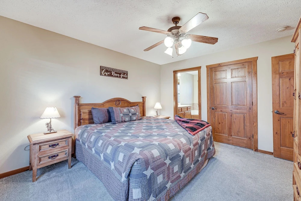 Families Welcome! Branson Resort-style Getaway