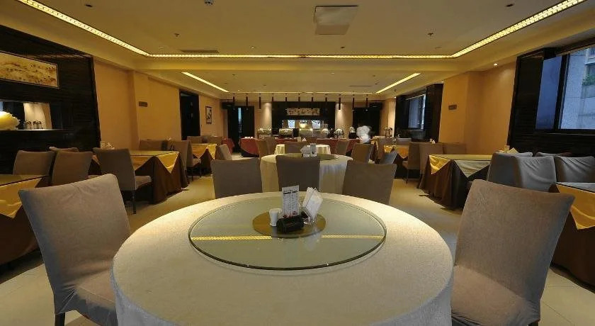 Jin-Tai Holiday Hotel