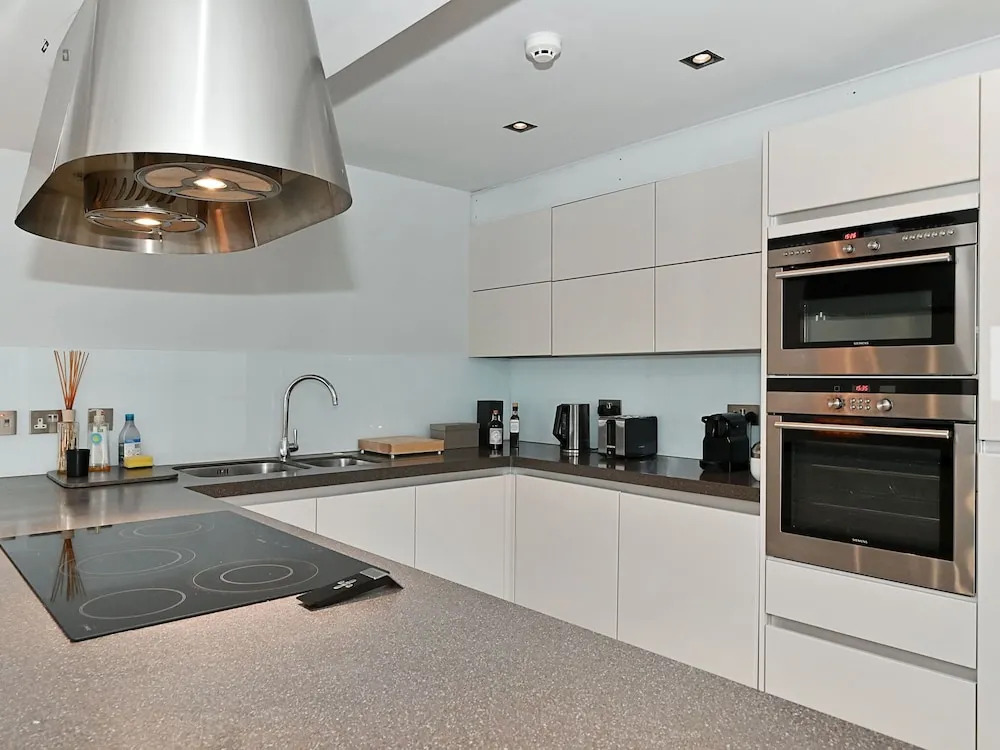 Luxurious Apartment in London Near Hyde Park and Big Ben