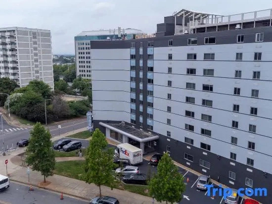 2bdr Downtown Nashville Apartment. Walk to Broadway and Music City Center with Rooftop Pool - 3
