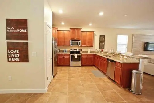 9157 Wedge House