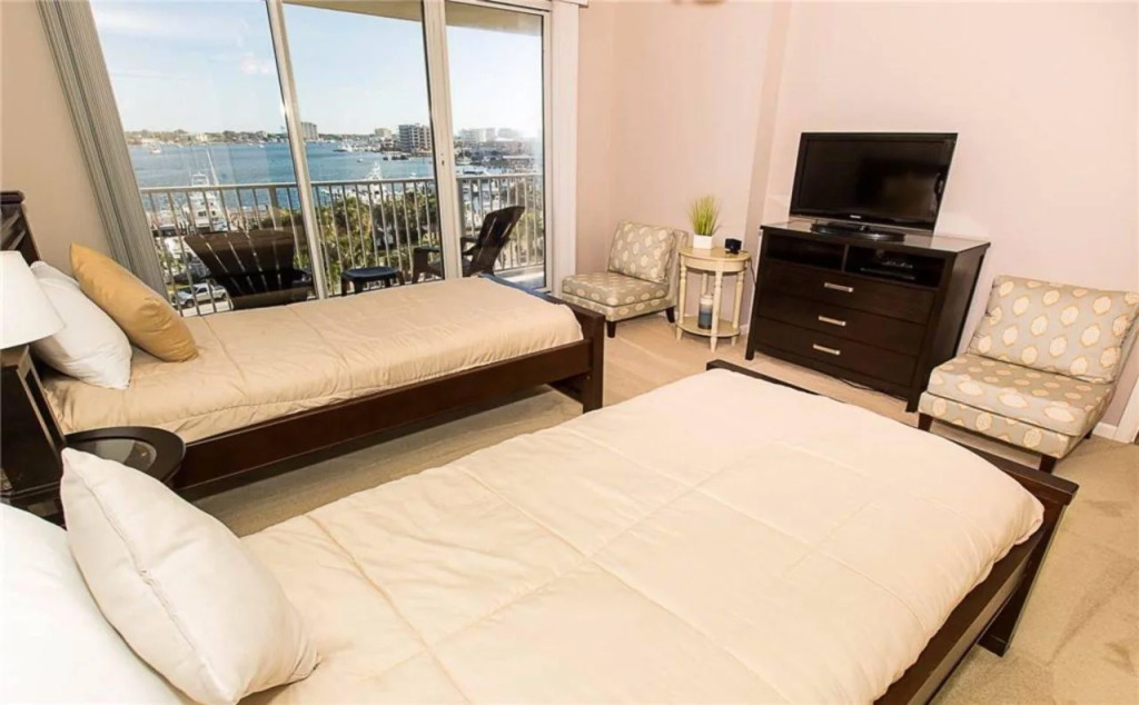 Waterview Towers Yacht Club by Holiday Isle