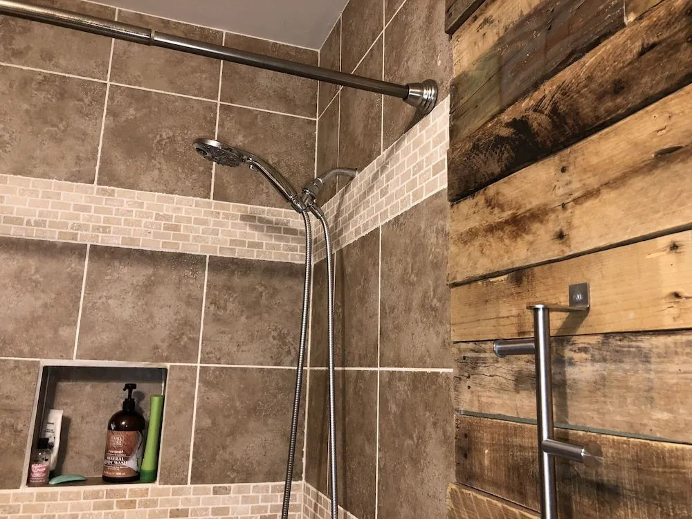 Becky & Marvels 420 Stay (Private Room)
