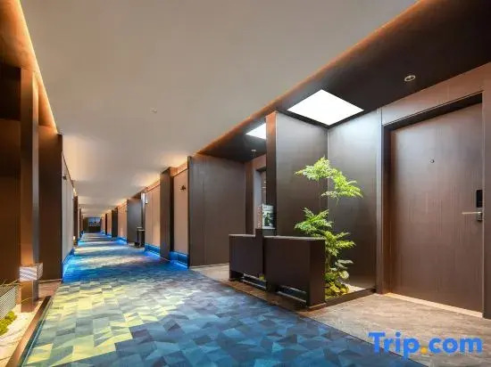 Yeyuchen E-sports Audio-Visual Hotel (Manhattan Commercial Plaza Yanzhuang Subway Station)