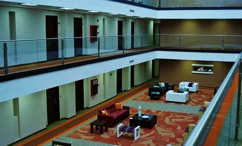 Altamira Village Hotel & Suites
