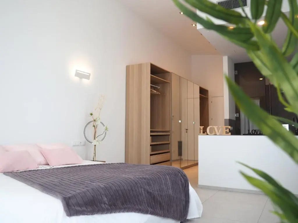 Casa Lou, architect villa with heated pool at Begur, 470m2