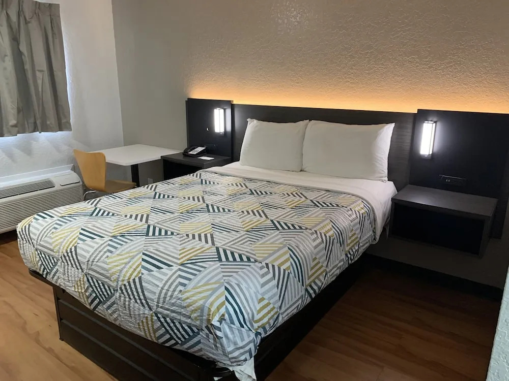 Fam Saigon Hostel