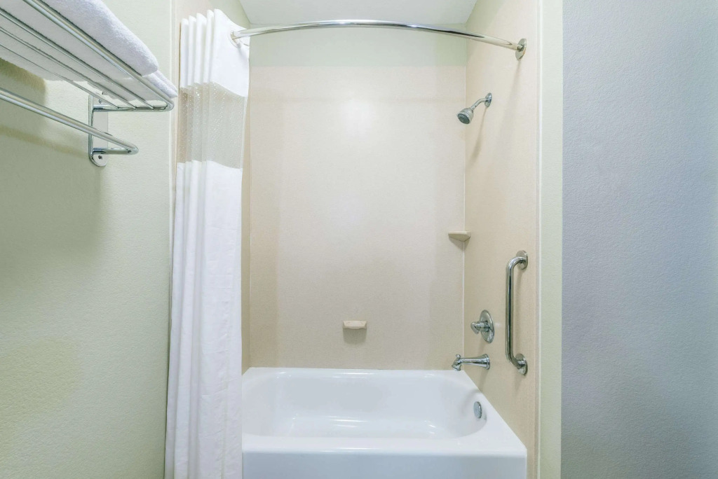 Days Inn & Suites by Wyndham Mineral Wells