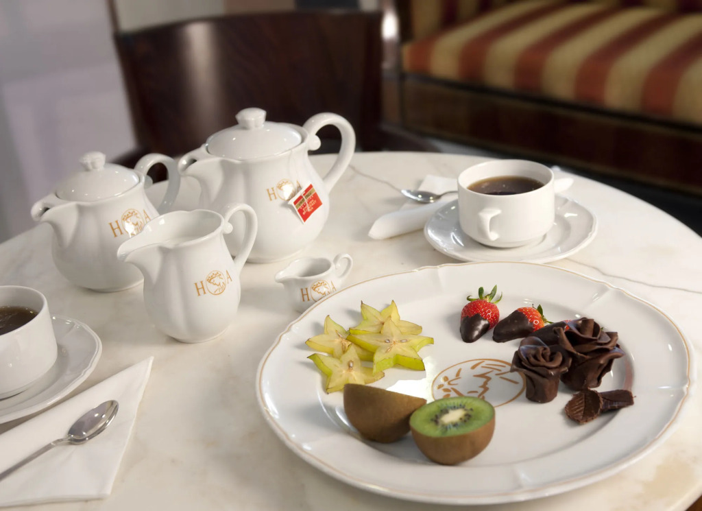 Atilius Hotel & Suites