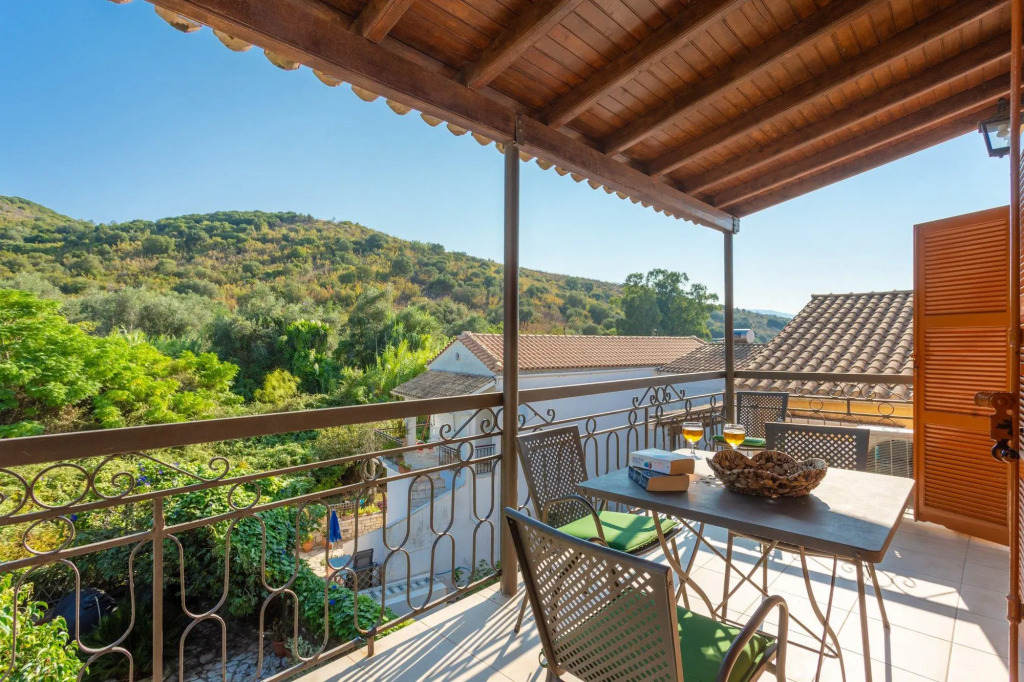 Fay Apartment Walk to Beach Sea Views A C Wifi Car Not Required - 2617