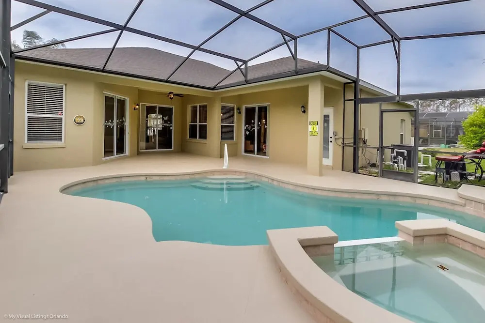 Fantastically Decorated 4 bed 3 Bath