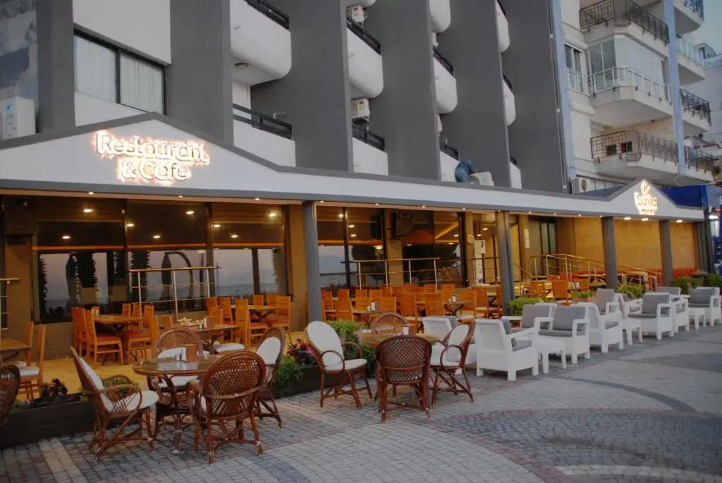 Sunday Beach Hotel