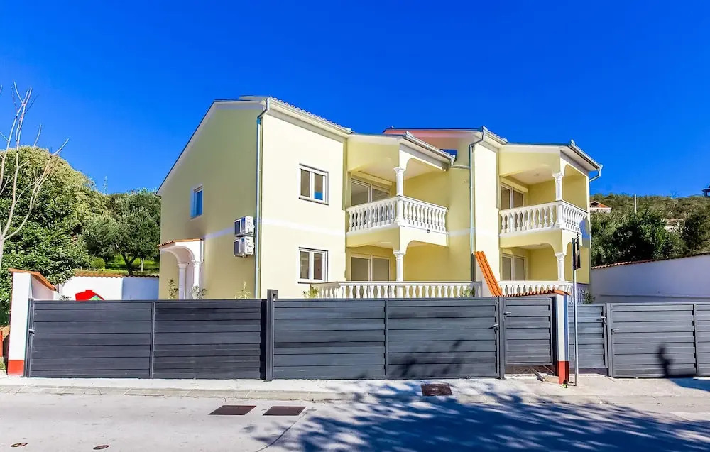 Stunning Home in Dramalj With 3 Bedrooms, Wifi and Outdoor Swimming Pool